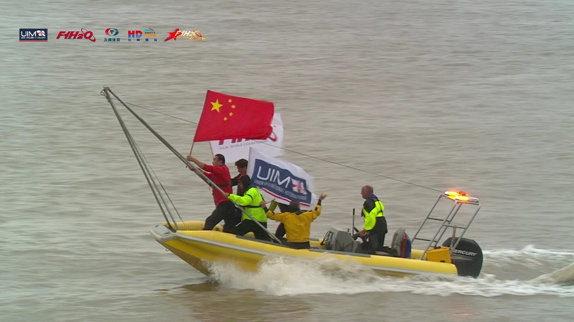 高级别国际划船赛，水上竞技精彩纷呈